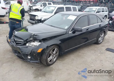 2010 Mercedes-Benz C 300 Sport z USA, uszkodzony, nr VIN WDDGF5EB6AR091699